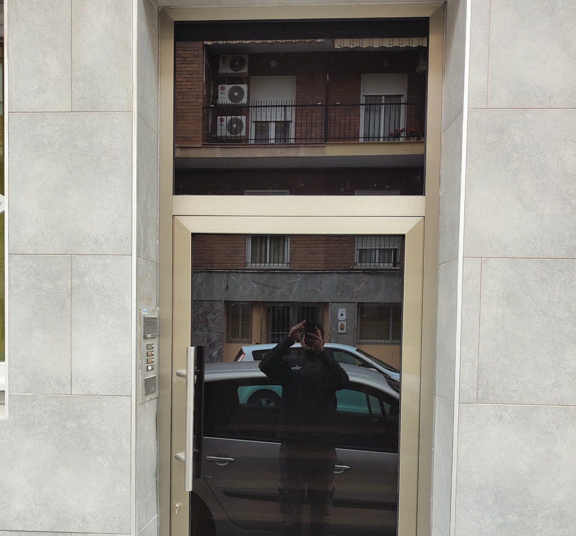 Puertas de PVC y aluminio a medida